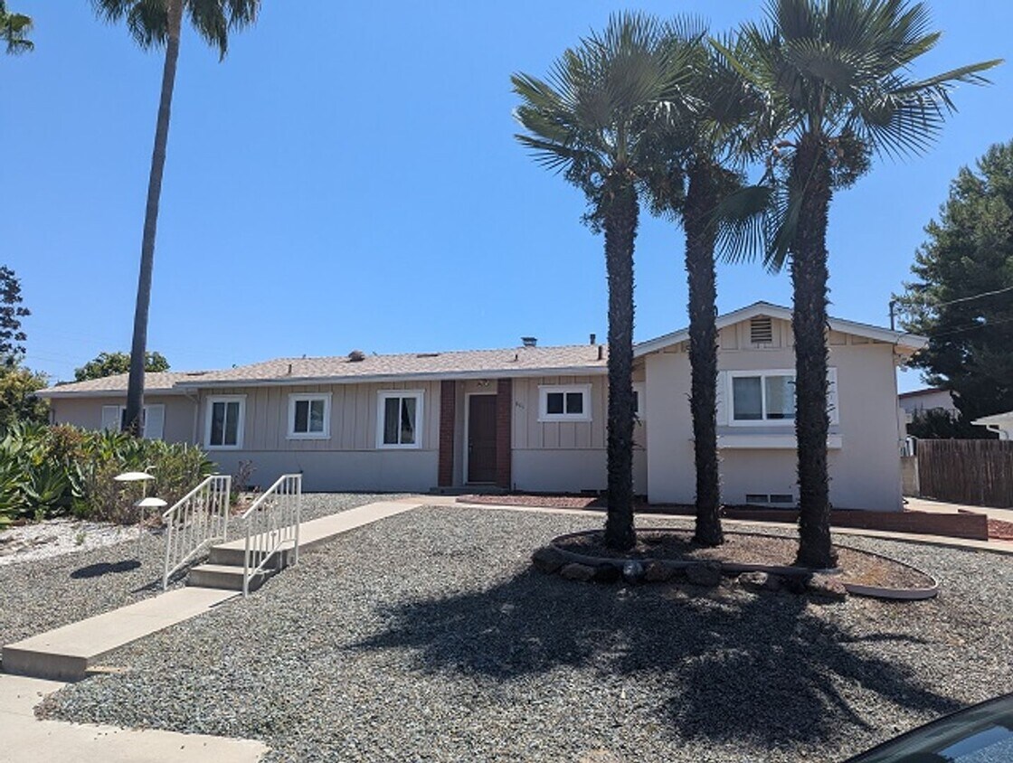 Primary Photo - 3 Bedroom 2 bath House in Fletcher Hills
