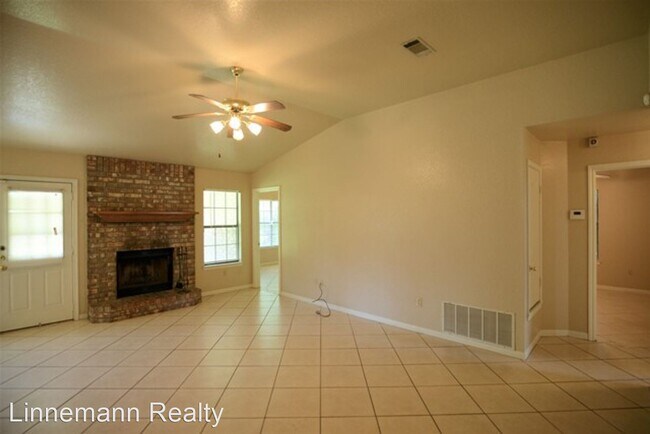 Foto del edificio - 4 br, 2 bath House - 4601 Frontier Trail