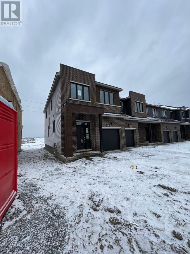 Building Photo - 746 Fairline Row