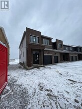 Building Photo - 746 Fairline Row