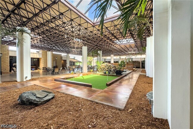 Building Photo - 6220 Augusta Dr