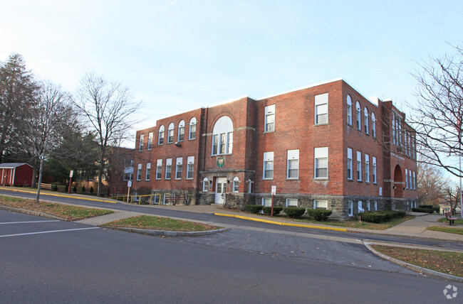 Building Photo - Village Point Apartments