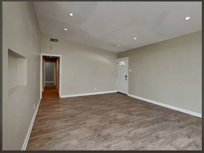 Foto del edificio - 13257 E Ave W 2