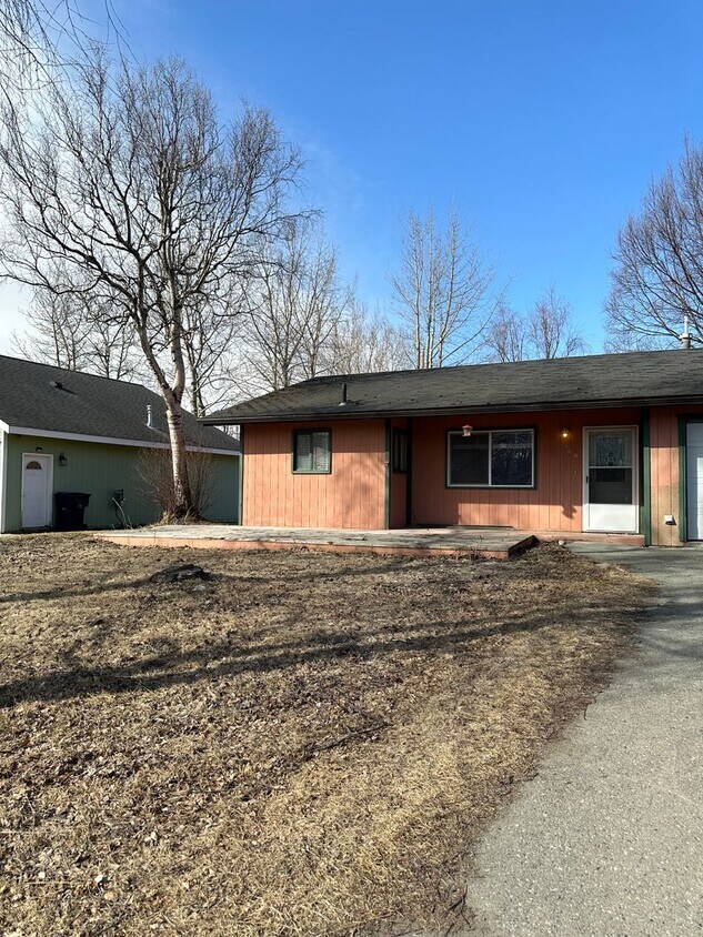 2 bedroom 1 Bath 1 car garage - 2 bedroom 1 Bath 1 car  garage