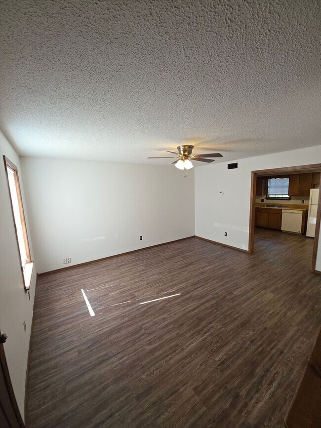 Foto del edificio - 602 W 6th St