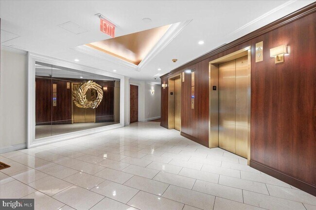 Building Photo - 955 26th Street NW Unit 106