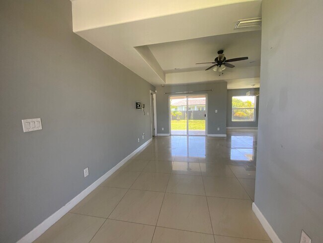 Foto del edificio - Available Now