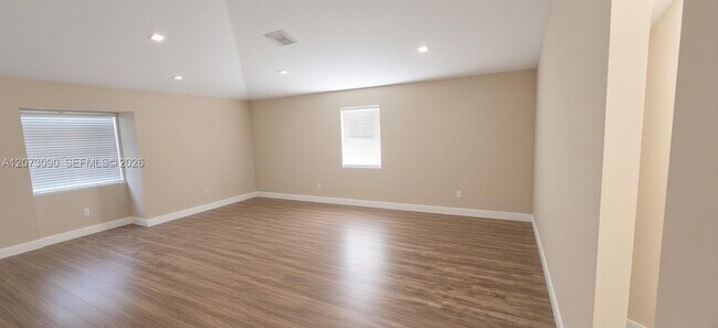 Foto del edificio - 5950 NW Wolverine Rd