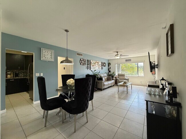 Foto del edificio - 5800 NE 22nd Way