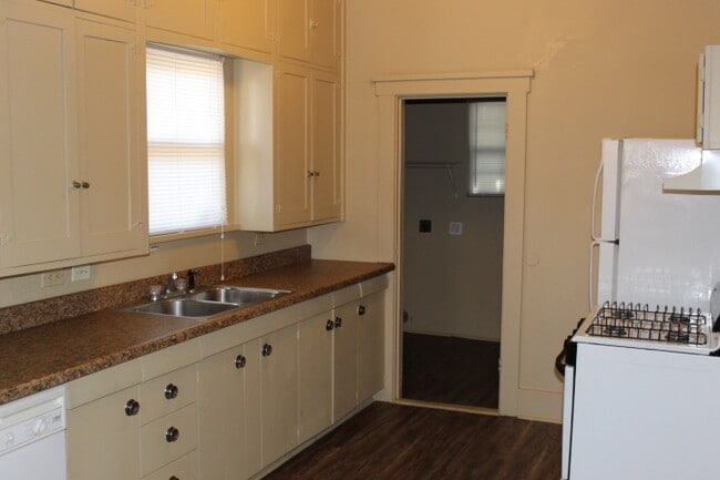 Building Photo - 1221 NW 42nd St