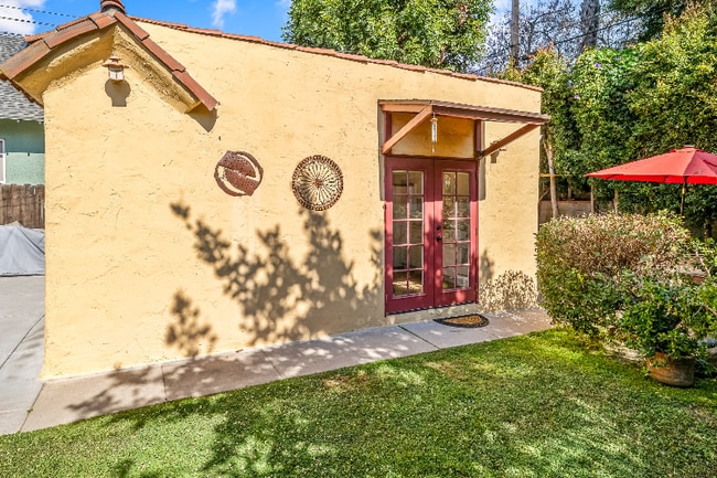 10778 Valley Spring Ln