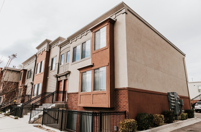 Building Photo - 491 S Freedom Blvd