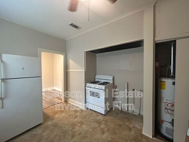 Foto del edificio - 3802 Baltimore Ave