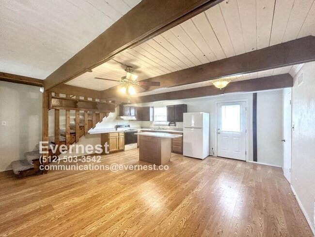 Building Photo - 1-Bedroom, 1.5-Bathroom Home with Modern A...
