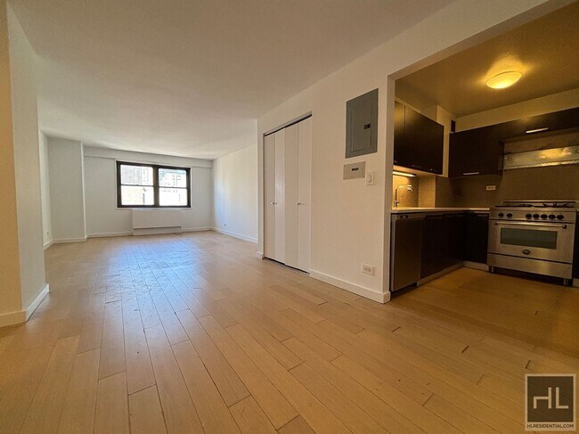 Building Photo - East 39th Street