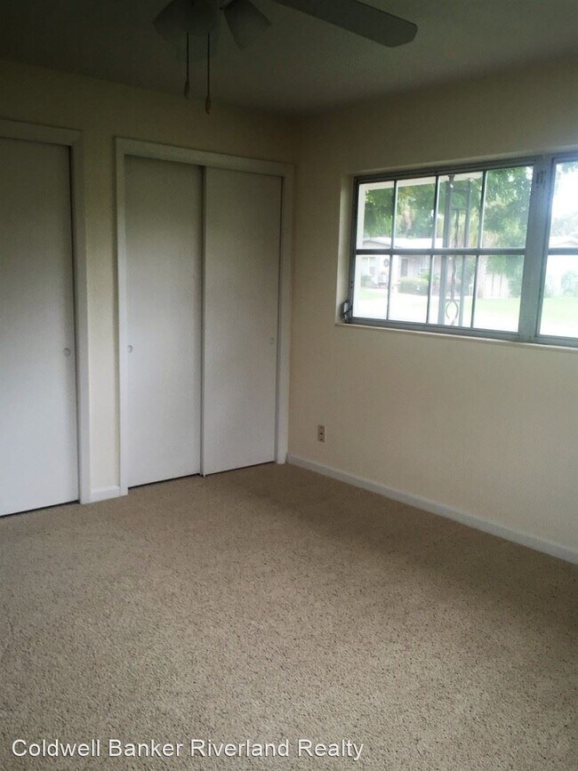 Building Photo - 2 br, 1 bath House - 5 South Washington St...