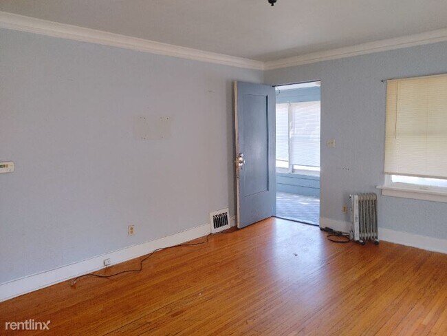Foto del edificio - 3 br, 2 bath House - 2415 N Ellis St