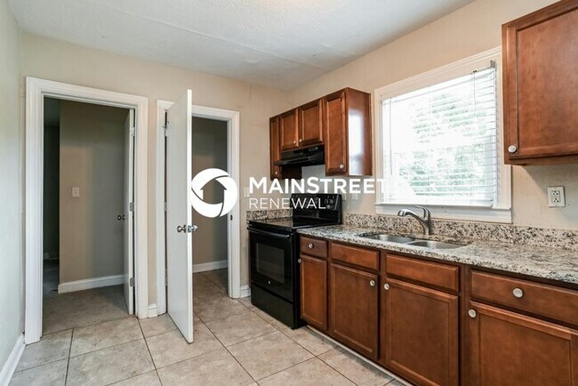 Foto del edificio - 3 Bedroom Pet-Friendly Home in Charlotte, NC with Main Street Renewal