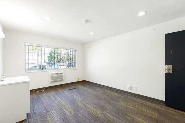 Foto del edificio - 920 W 28th St