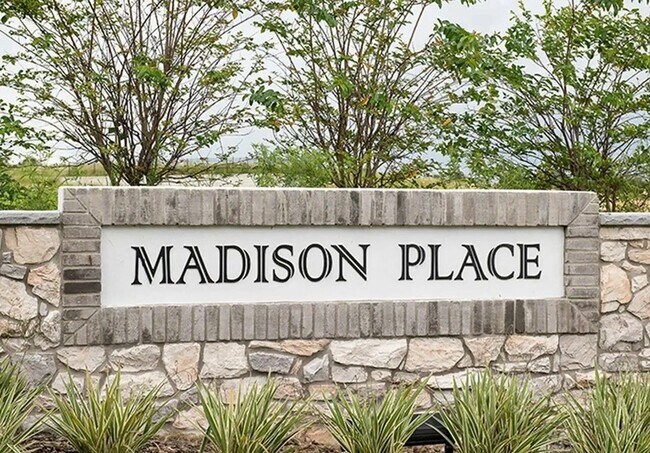 Foto del edificio - Modern 3-Bed Townhome w/ Garage in Desirable Davenport Community