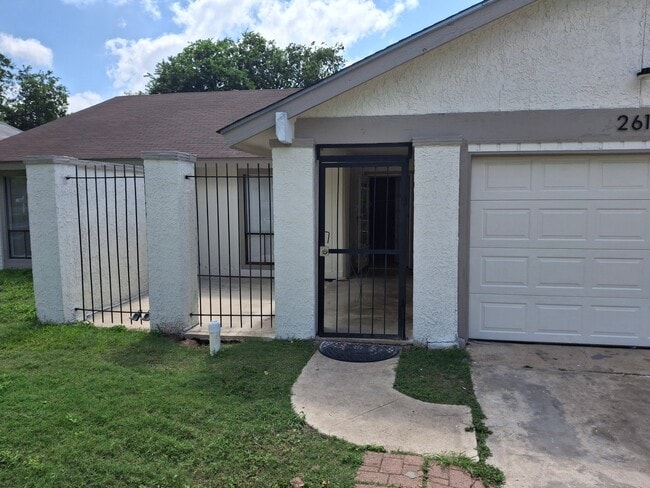 Photo - 2611 Lakeledge (San Antonio, TX) House