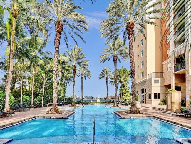 Foto del edificio - 17100 N Bay Rd