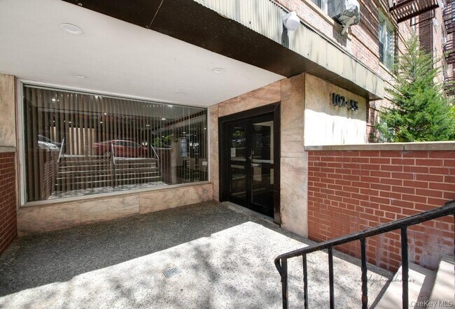 Foto del edificio - 102-55 67th Dr