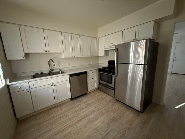 Building Photo - Mountain View Apartments
