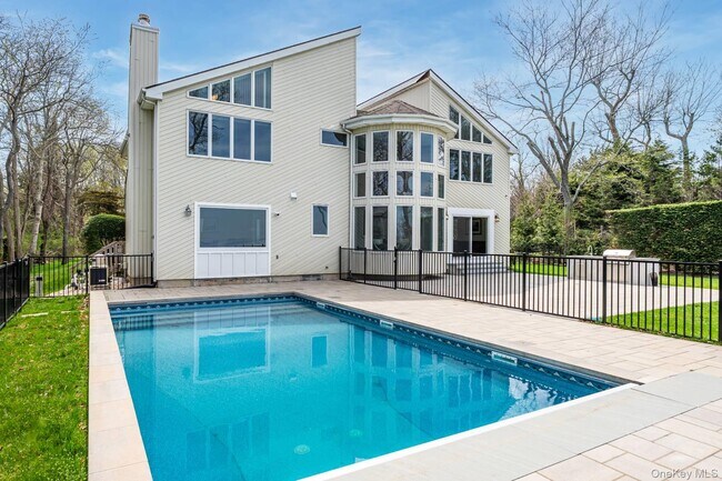 Foto del edificio - 16125 Soundview Ave
