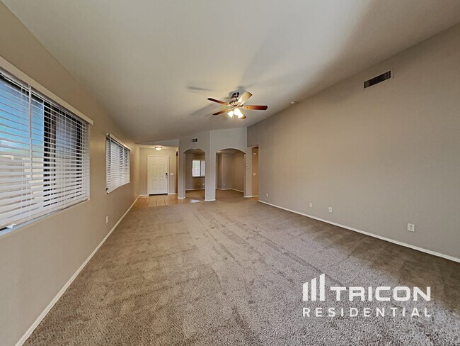Foto del edificio - 25683 W St Kateri Dr