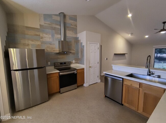 Building Photo - 6781 Plum Lake Dr N