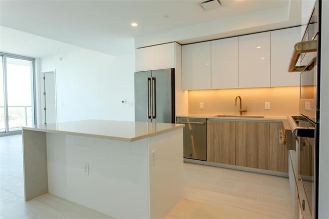 Foto del edificio - 400 Central Ave