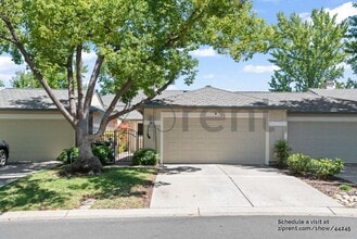 Building Photo - 652 St Ives Ct