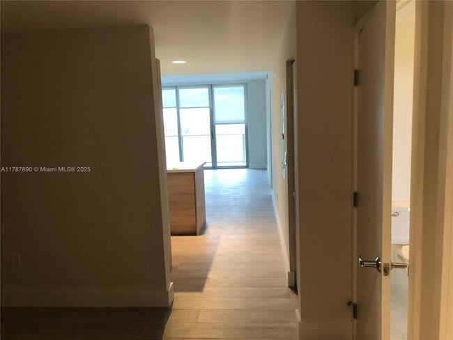 Building Photo - 16385 Biscayne Blvd