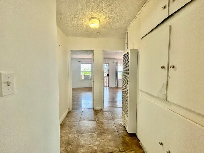 Building Photo - Charming 3 Bed 1 Bath For Rent *$400.00 Of...