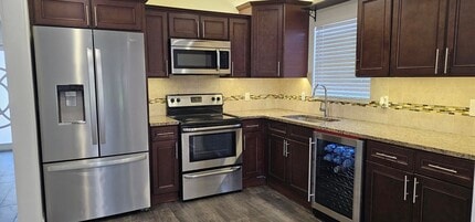 Building Photo - 4300 Purdy Ln
