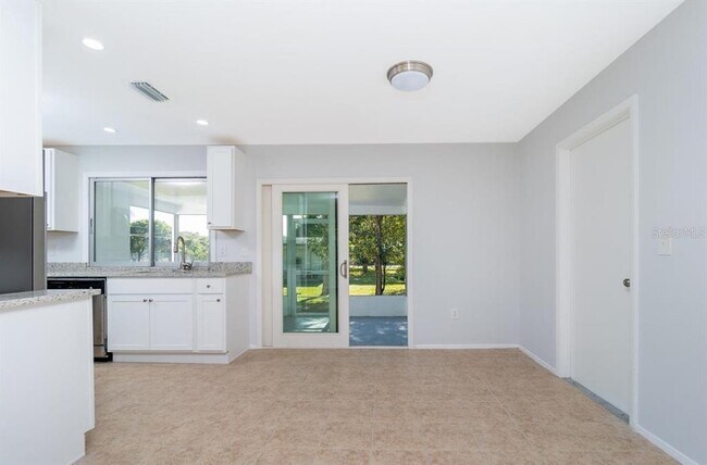 Foto del edificio - 533 E Charlotte Ave