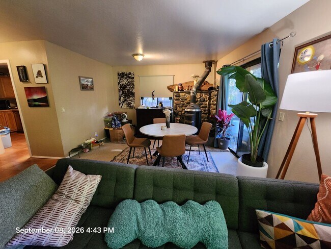 Foto del edificio - 493 Brassie Ave