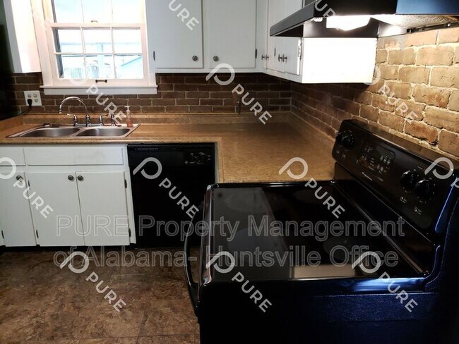 Building Photo - 4202 Balwin Cir SW