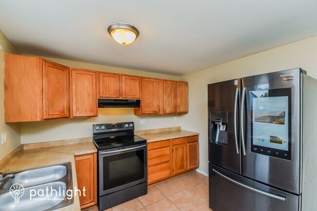 Building Photo - 4570 London Lane
