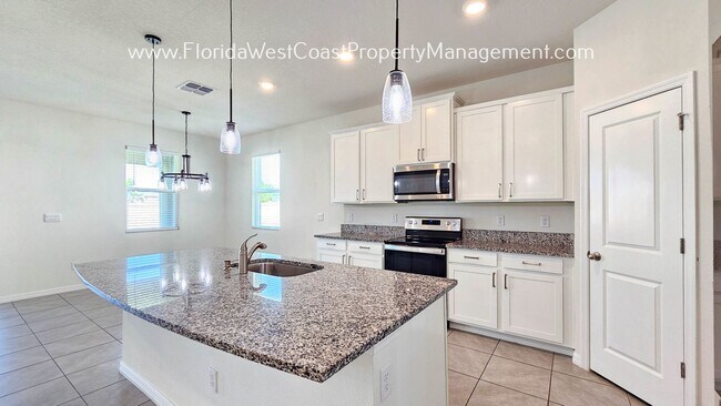 Foto del edificio - EXCEPTIONAL HOME IN BELLA LAGO PARRISH ! 4...