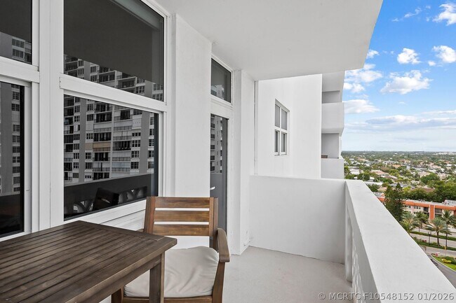 Foto del edificio - 4250 Galt Ocean Dr