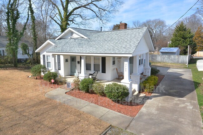 Building Photo - 2723 Duke Homestead Rd