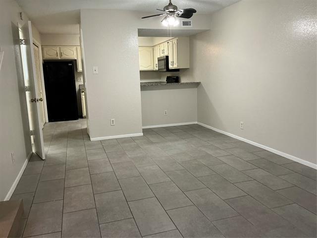 Building Photo - 923 Turtle Lake Blvd