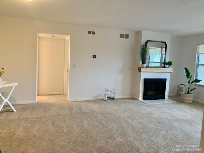 Foto del edificio - 109 Fieldcrest St