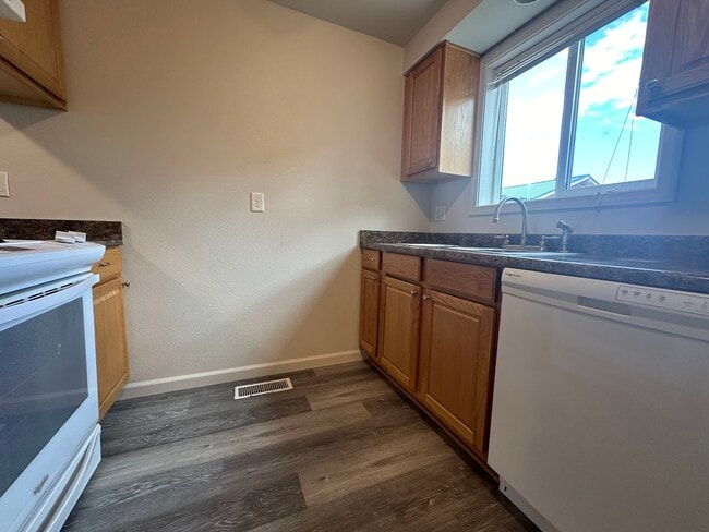 Building Photo - 2127 N Keene Way Dr