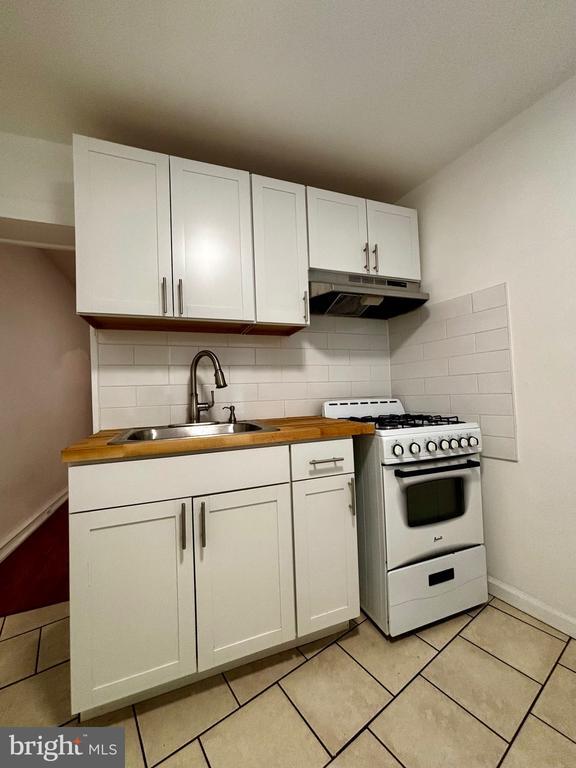 Foto del edificio - 2339 Belgrade St