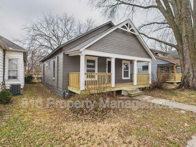 Building Photo - 411 Main St