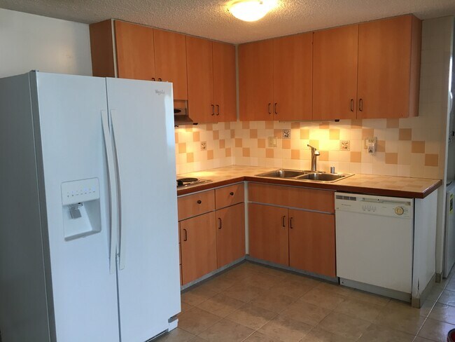 Kitchen light up - 1060 Kamehameha Hwy