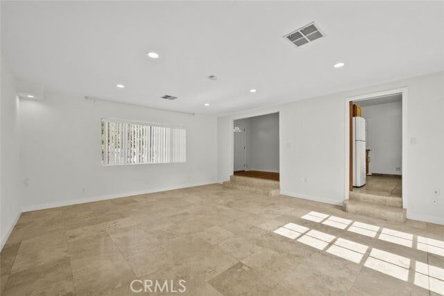 Building Photo - 8440 Oakdale Ave